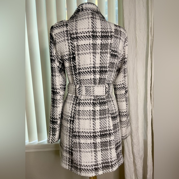 Iz Byer Black and White Trench Coat - Picture 6 of 12